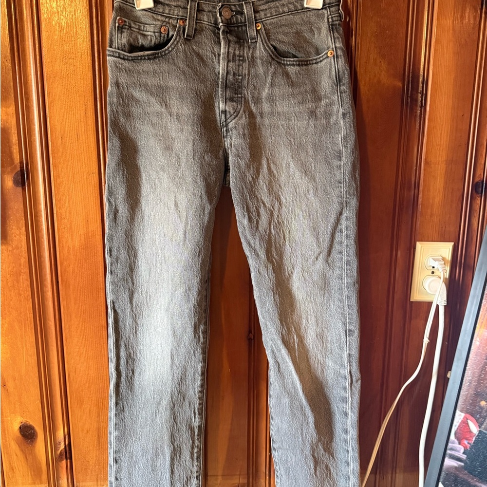 Levi's Women's Straight Leg Jeans in Gray
